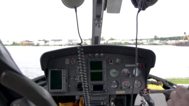 Video Dall Interno Una Cabina Pilotaggio Dell Elicottero Rivolto Verso — Video Stock