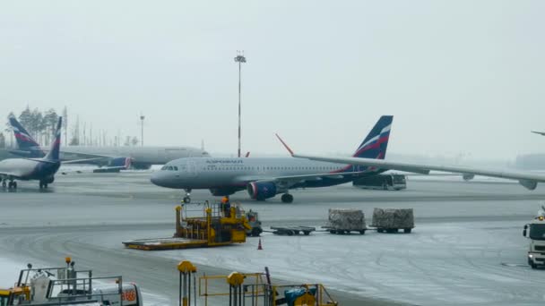 Aeroporto Sheremetyevo Moscou Aeroflot Tráfego Aviões Embarque Terminal Aeroporto Internacional — Vídeo de Stock