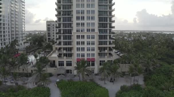 Aerial Footage Resort Hotel High Rise Building Beach Singer Island — Stock Video