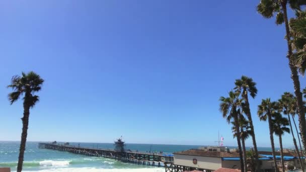 Inclinazione Giù Dal Cielo Blu Rivelare San Clemente Pier — Video Stock