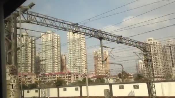 Pozdě Večer Naskakuje Vlaku Šanghaje Maglev Dívá Okna Stavbu Budovy — Stock video