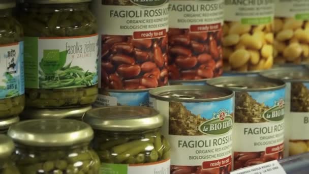Frascos Vegetais Embalados Orgânicos Uma Loja Supermercados Superalimentos Linha Bio — Vídeo de Stock