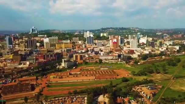 Zonnige Brede Luchtfoto Van Kampala City Oeganda — Stockvideo