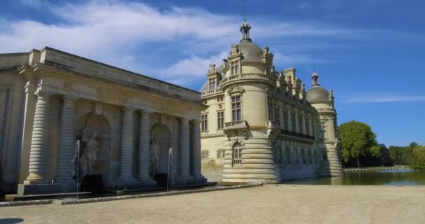 Clip Rallentatore Del Castello Chantilly Alcuni Dei Suoi Enormi Edifici — Video Stock