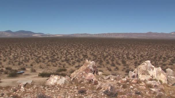 Pan Shot Typical Californian Τοπίο Λόφους Και Βλάστηση Θάμνων Ηπα — Αρχείο Βίντεο