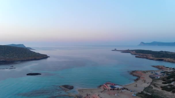 Alto Drone Disparo Cala Conte Ibiza Dando Vuelta Tener Hermosas — Vídeos de Stock
