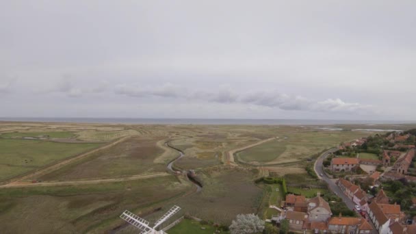 Luchtfoto Drone Beelden Van Cley Next Sea Het Omliggende Landschap — Stockvideo