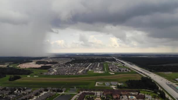 Sel Badai Intens Tollway Sam Houston Dengan Danau Houston Latar — Stok Video