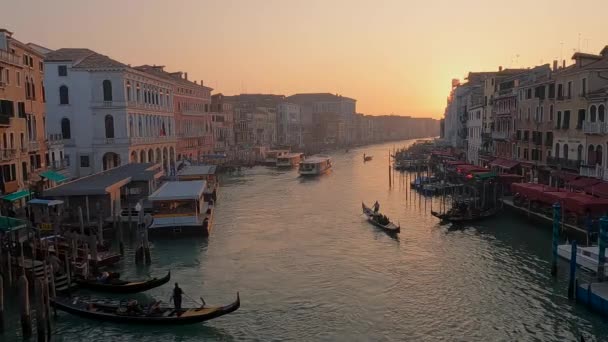 Beautiful View Venice Channel Gondolas Boats Sunset Slow Motion 100Fps — Vídeos de Stock