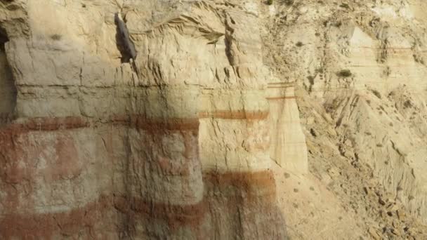 犹他州山崖上的砂岩地层令人惊叹 — 图库视频影像