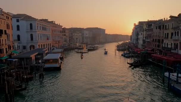 Venice Channel Gondolas Boats Dusk Slow Motion High Angle — стокове відео