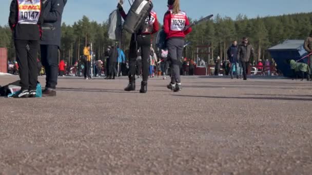 Female Skiers Getting Ready Tjejvasan Famous Competition Cross Skiing Mora — Vídeo de stock