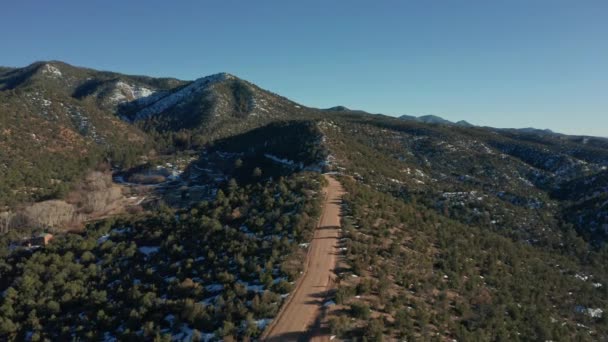 Aerial Moving Mountain Desert Road Car Parked Scenic Overlook — Stock Video