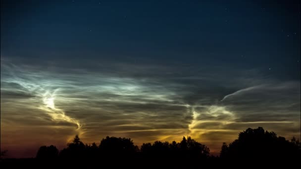 Tiempo Lapso Disparo Noche Brillantes Nubes Cielo Color Azul Naranja — Vídeos de Stock