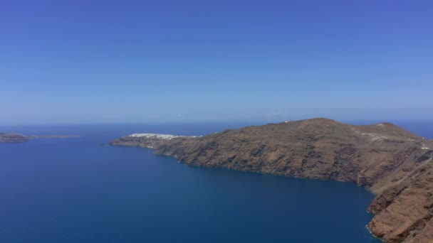 Медленный Панорамный Снимок Беспилотника Санторини Греция Солнечный День — стоковое видео