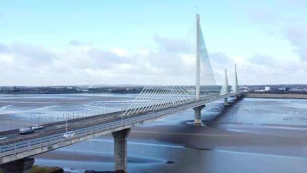 Mersey Gateway Landmark Aerial View Toll Suspension Bridge River Crossing — 비디오