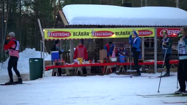 Tradycyjna Stacja Gastronomiczna Zupą Jagodową Vasaloppet — Wideo stockowe