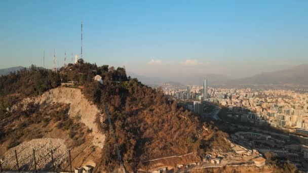 Aerial Dolly Funicular Sanctuary Statue San Cristobal Hill Summit Santiago — Stok video