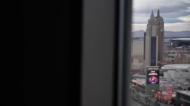 Las Vegas Strip Der Dämmerung Glänzende Reklametafeln Hotels Und Casinos — Stockvideo