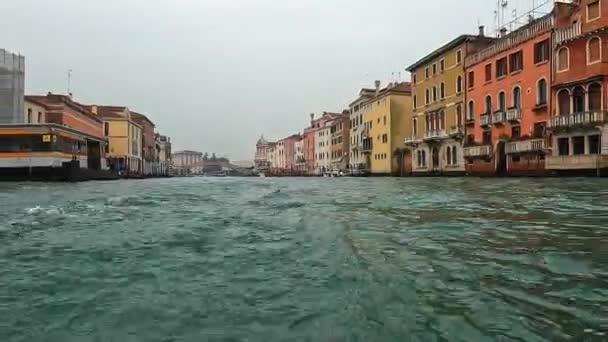 Low Angle Water Surface Pov Venice Seen Ferry Boat Navigating — Wideo stockowe