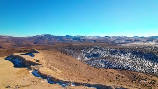 Aerial View Desert Mountains Landscape Little Snow Nevada Dry Arid — Vídeo de stock