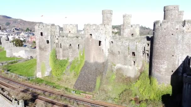Ortaçağ Conwy Şatosu Galler Pazar Kasabası Havadan Yükselen Yörüngesini Tarihsel — Stok video