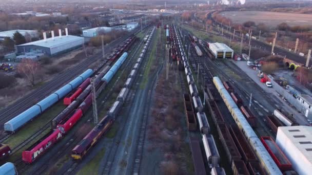 Aerial View Long Train Yard Tracks Freight Shipping Tanker Railway — Vídeo de stock