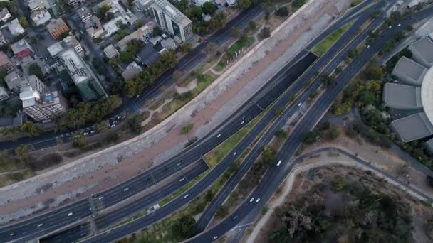 Aerial Top Dolly Mapocho River Cars Driving Avenues Highway Santiago — ストック動画