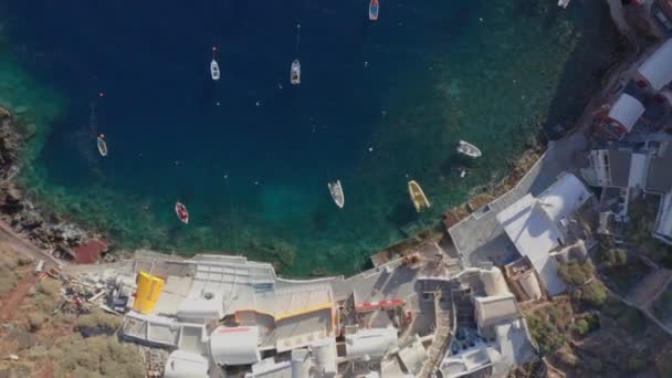 Aerial Top Shot Ammoudi Bay Oia Santorini Many Small Boats — Vídeos de Stock