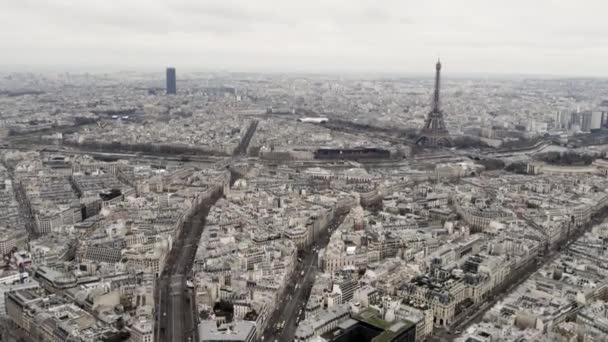 Drone Volando Sobre Torre Eiffel París Hermosa Francia Mañana — Vídeos de Stock