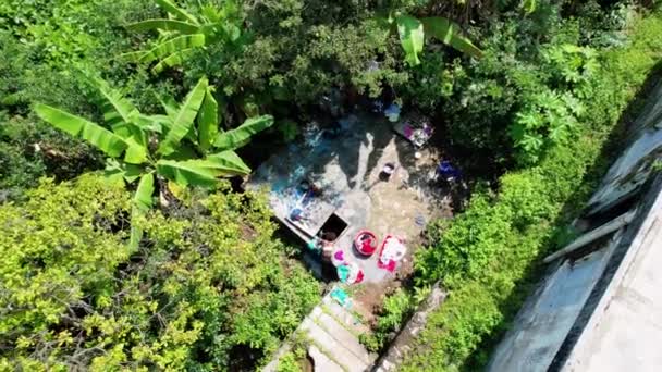 Aerial View People Laundering Clothes Middle Jungles Africa High Angle — Vídeo de Stock