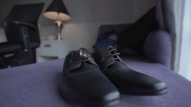 Scarpe Sposa Nere Intelligenti Con Fedi Nuziali Calzature Uomo Formali — Video Stock