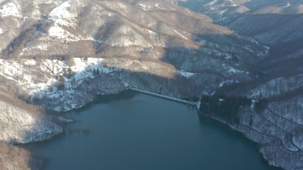 Vista Aérea Lago Rodeado Nieve — Vídeos de Stock