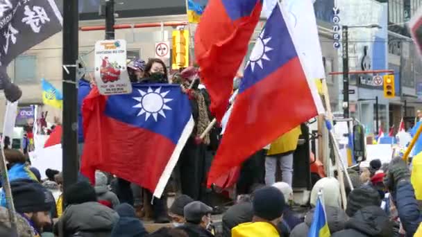 Pro Oekraïners Protesteren Tegen Russische Oorlog Invasie — Stockvideo