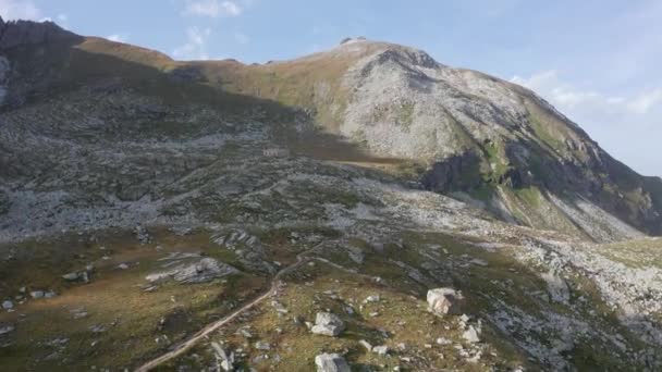 Vista Aérea Las Montañas Italia Drone Levantándose — Vídeos de Stock