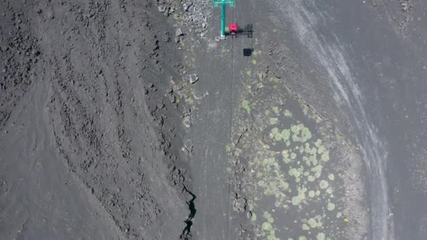 Drone Voando Acima Skilifts Perto Vulcão Etna Itália — Vídeo de Stock