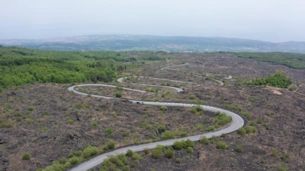 Drone Voando Acima Estrada Para Vulcão Etna Itália — Vídeo de Stock