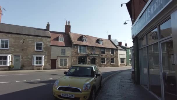 Intersection Village High Street Rural England Pan Right Left — стокове відео