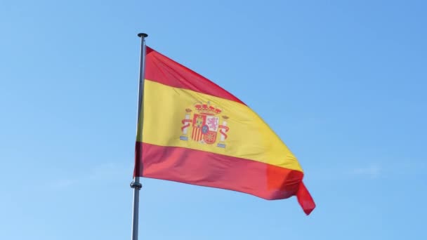 Tre Horisontella Ränder Den Spanska Flaggan Fladdrar Brisen Rött Gult — Stockvideo