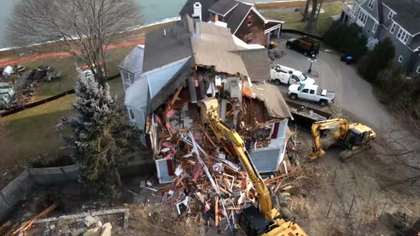 Aerial Top View House Being Demolished Industrial Machinery Drone Static — Vídeo de Stock