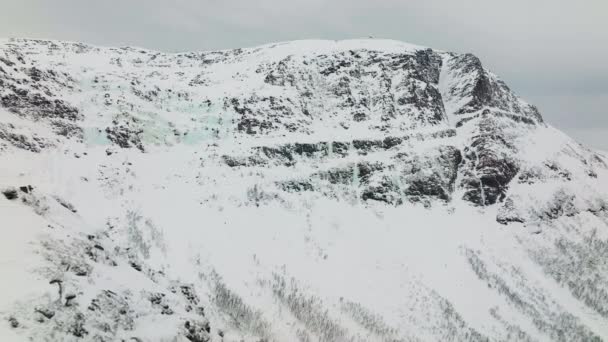 Snowy Rocky Mountain Summit Winter Landscape Norway Aerial — Wideo stockowe