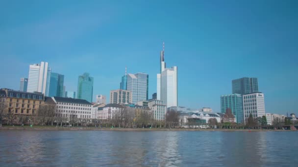 Skyline Frankfurt Main Sunny Day Skyscrapers Bridge Main — Vídeo de Stock