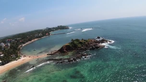 Tiltade Fpv Drönare Skott Fantastiska Kustlandskap Sri Lanka — Stockvideo