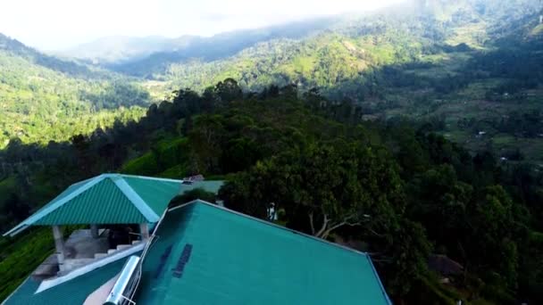 山の景色と休憩所の空中ビュー スリランカ — ストック動画