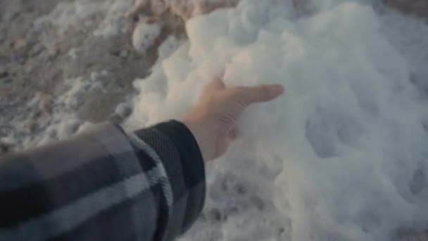 Pov Person Holding Some Bubbles Salty Lake Torrevieja Alicante Spain — kuvapankkivideo