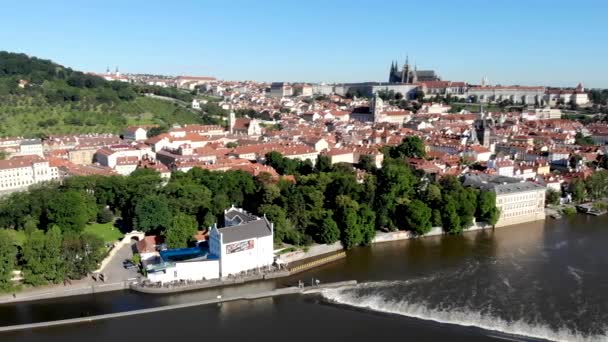 Aerial Flyover Alongside Vltava River Praha Czech Republic View Prague — ストック動画