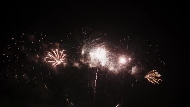 Красивая Красочная Реальная Продолжить Фейерверк Показ Празднование Канун Нового Года — стоковое видео