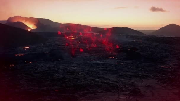 没有生命概念的火山景观在被摧毁的星球上存在 有问题区域的数字世界地图 — 图库视频影像