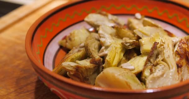 Serving Sauteed Artichoke Seasonings Bowl Close — Vídeo de Stock