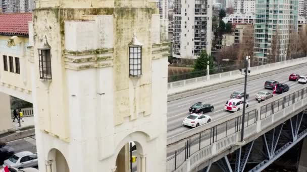 Drapeaux Canadiens Sur Des Voitures Qui Soutiennent Des Camionneurs Pendant — Video